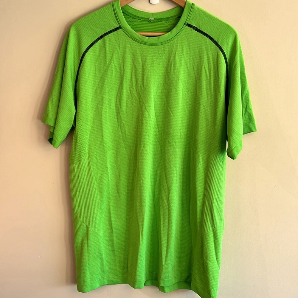 Lululemon Men XL Metal Vent Shirt Neon GREEN Short Sleeve